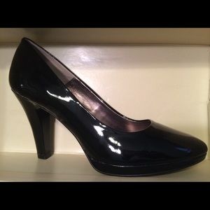 Sofft Rosny Black Patent 8.5M NWT